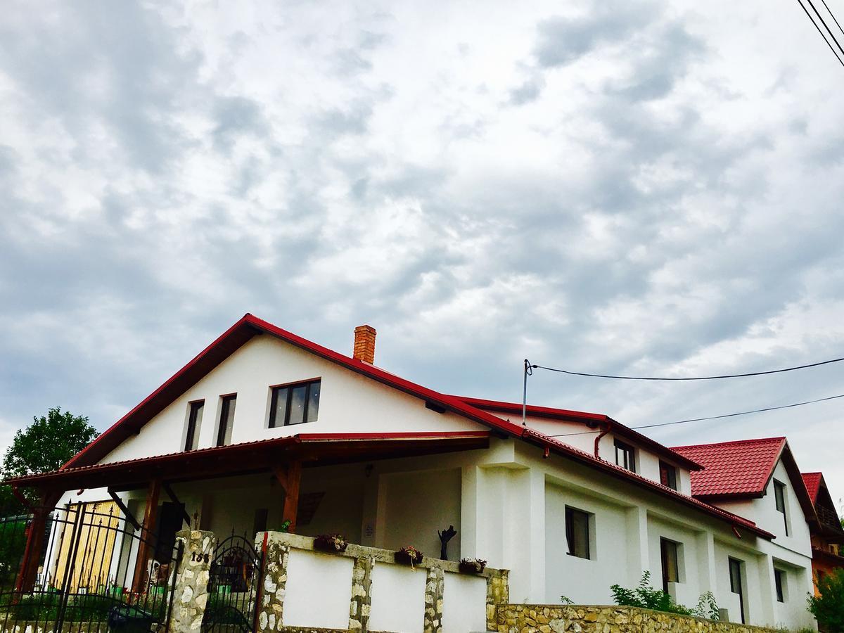 Casa De Vacanta Potoc Guest House Exterior photo